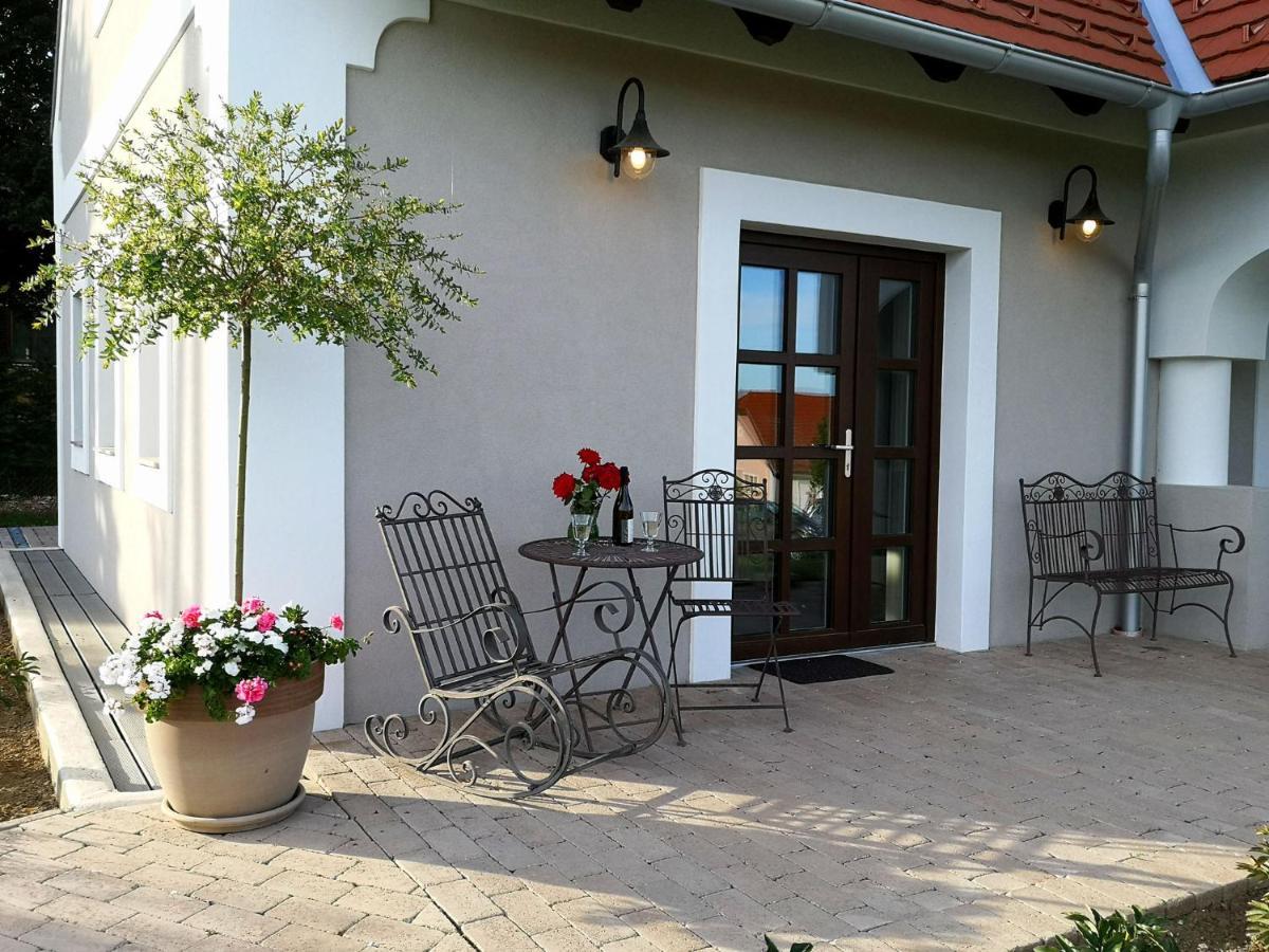 Villa Tilia Vászoly Exterior photo
