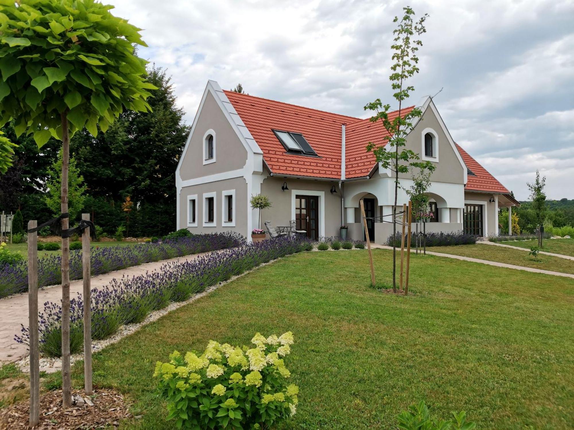 Villa Tilia Vászoly Exterior photo
